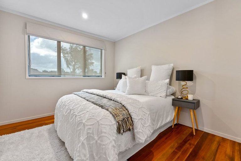 Photo of property in 9 Grainger Road, Te Atatu South, Auckland, 0610