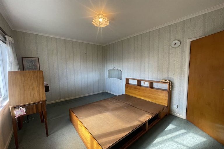 Photo of property in 90 Roberts Road, Te Atatu South, Auckland, 0610