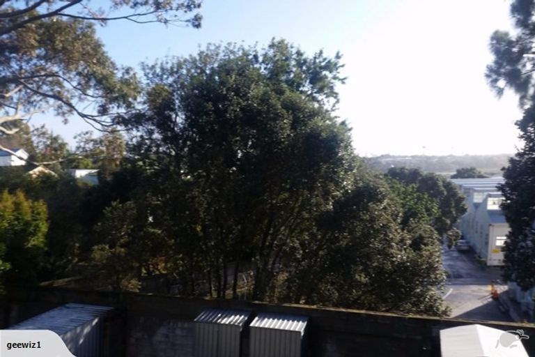 Photo of property in 8/16 Rutland Road, Stanley Point, Auckland, 0624