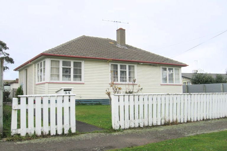 Photo of property in 54 Andrew Avenue, Roslyn, Palmerston North, 4414