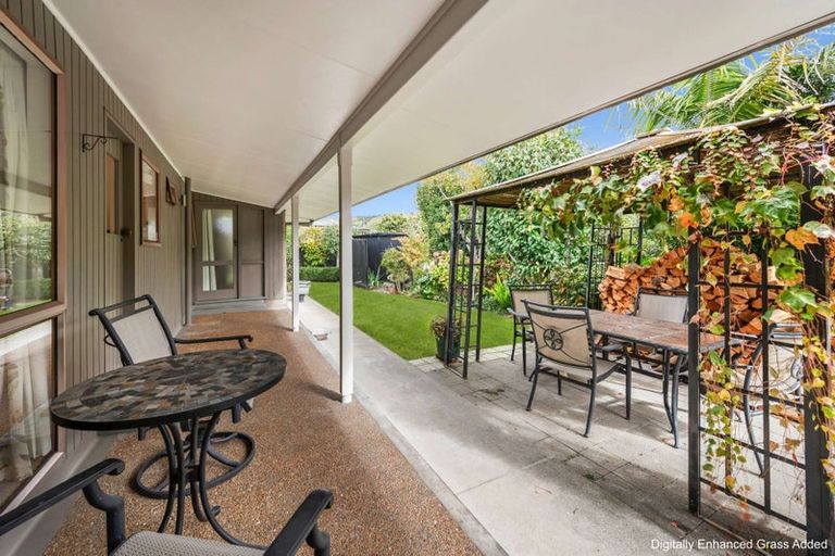 Photo of property in 72 Puketapu Road, Taradale, Napier, 4112