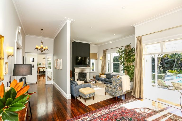 Photo of property in 16 Shortland Street, Lower Vogeltown, New Plymouth, 4310