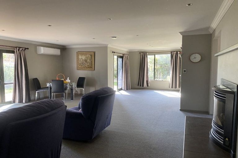 Photo of property in 6 Calder Place, Winton, 9720