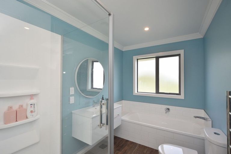 Photo of property in 15 Court Of Ascot, Seaward Bush, Invercargill, 9812