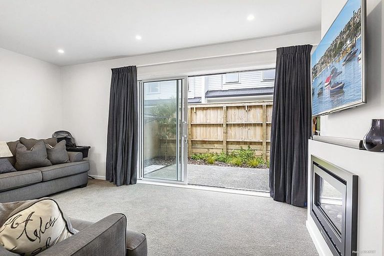 Photo of property in 56e Nicholson Road, Khandallah, Wellington, 6035