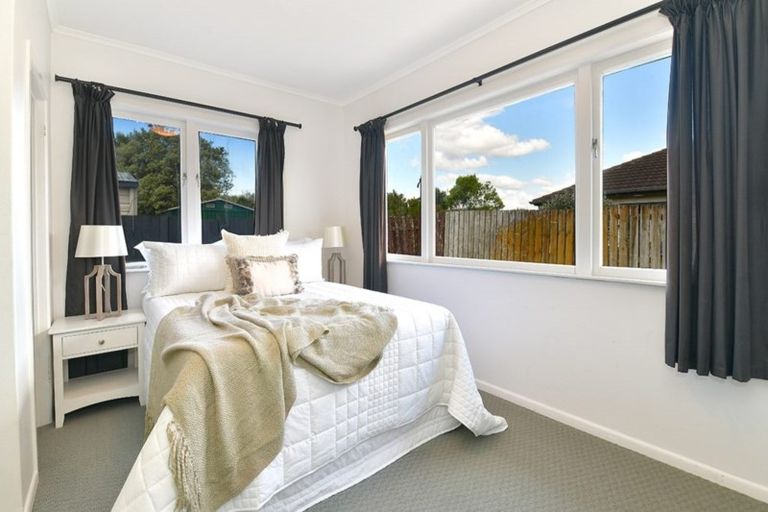 Photo of property in 73a Awaroa Road, Helensville, 0800