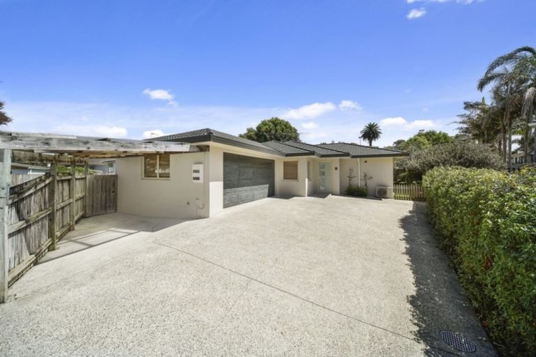 Photo of property in 42a Lisa Rise, Half Moon Bay, Auckland, 2012