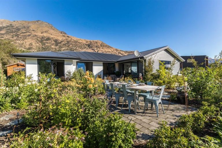 Photo of property in 17 Sandford Terrace, Lower Shotover, Queenstown, 9304