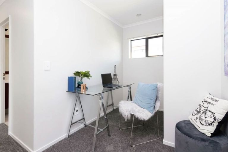 Photo of property in 52 Baverstock Road, Flat Bush, Auckland, 2016