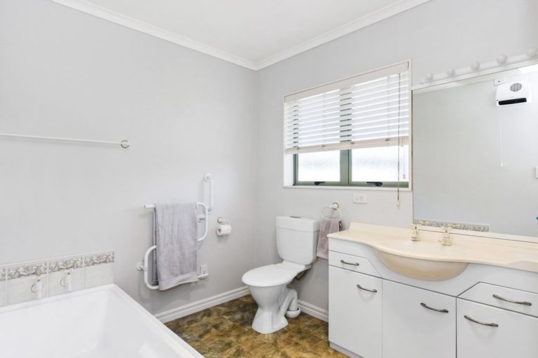 Photo of property in 21 Rosberg Place, Mount Maunganui, 3116