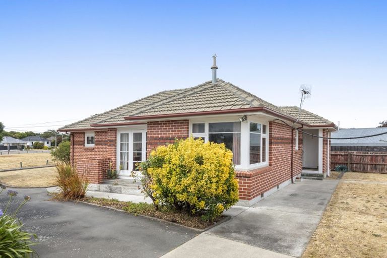 Photo of property in 30 Cuffs Road, Wainoni, Christchurch, 8061