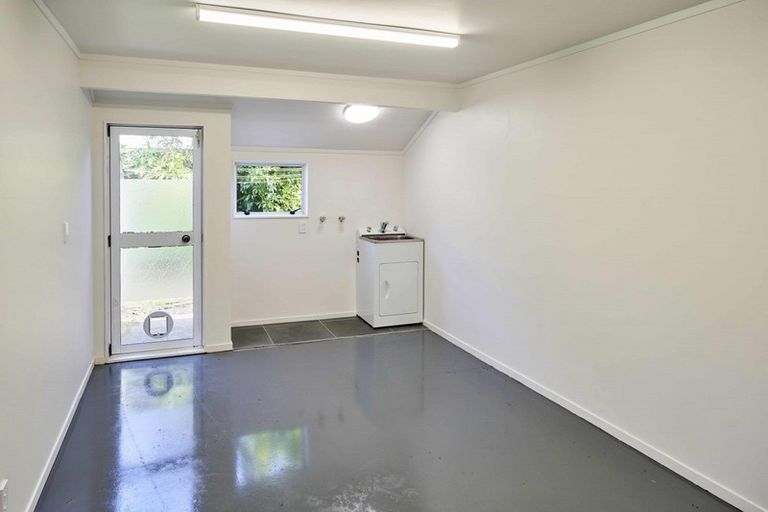 Photo of property in 5a Grays Road, Plimmerton, Porirua, 5026