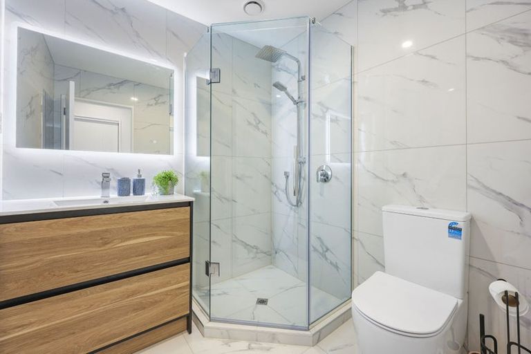 Photo of property in 38a Dale Crescent, Pakuranga, Auckland, 2010