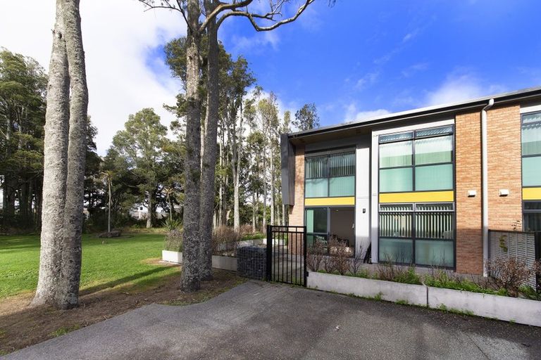 Photo of property in 9/182 Flat Bush School Road, Flat Bush, Auckland, 2019