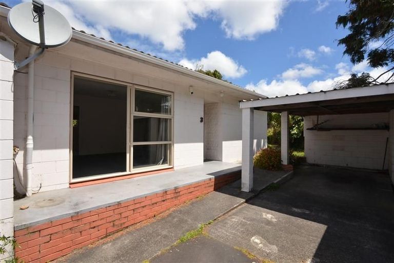 Photo of property in 2 Konini Road, Titirangi, Auckland, 0604