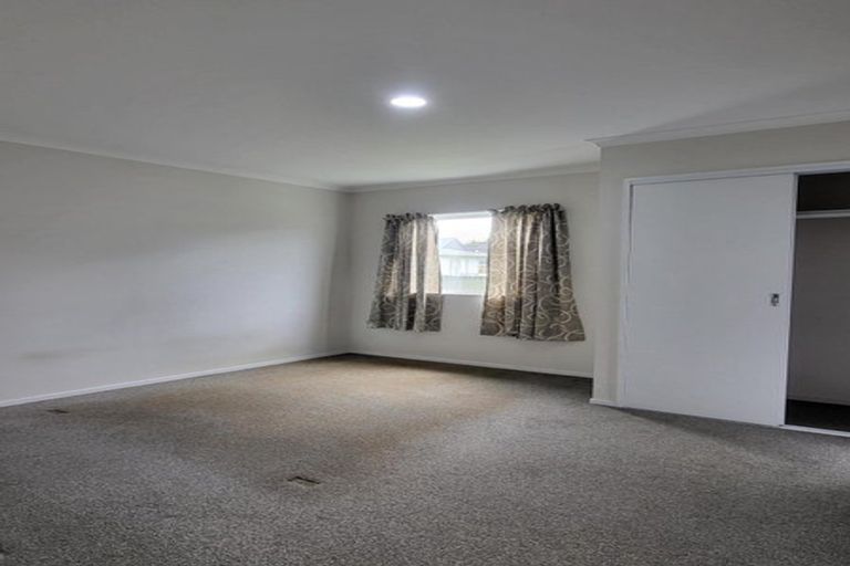 Photo of property in 8 Lomas Place, Manurewa, Auckland, 2102