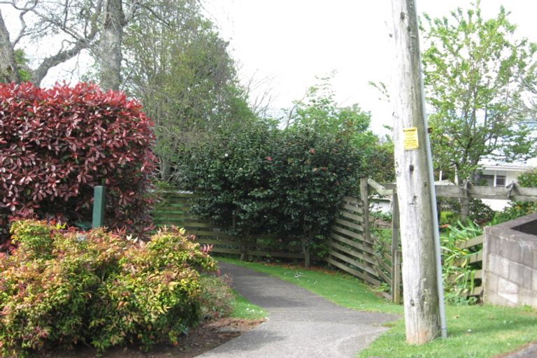 Photo of property in 26 Vista Place, Kawaha Point, Rotorua, 3010