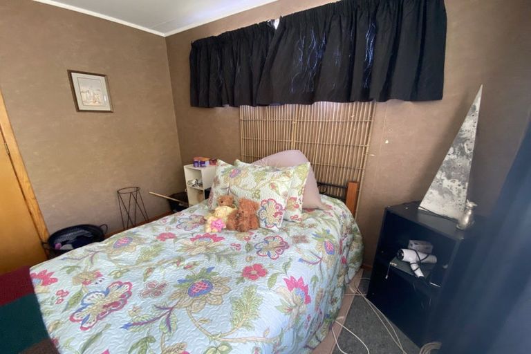 Photo of property in 11 Otaki Place, Westbrook, Palmerston North, 4412
