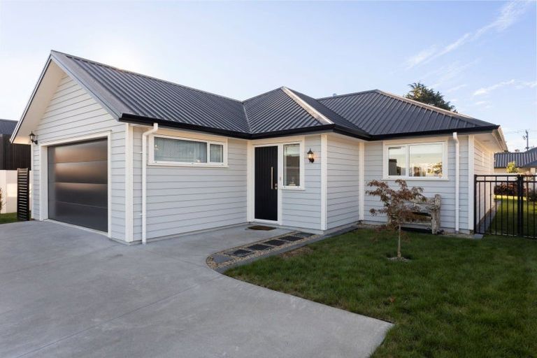Photo of property in 22 Ruge Court, Cambridge, 3434