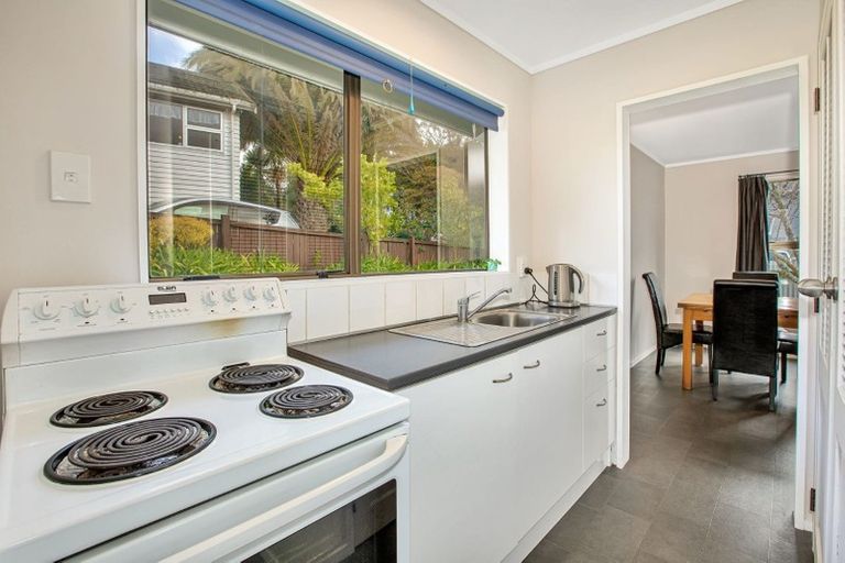 Photo of property in 2 Harold Grove, Stokes Valley, Lower Hutt, 5019