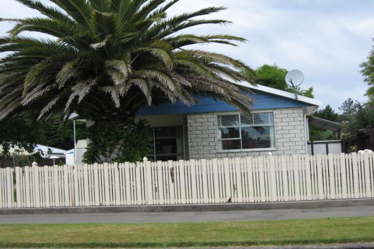 Photo of property in 64 Waratah Street, Avondale, Christchurch, 8061