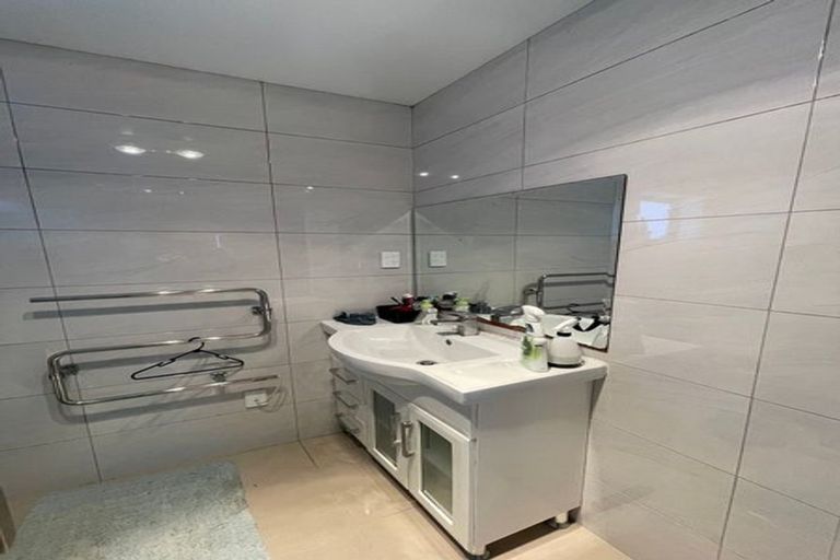 Photo of property in 8 Foxlaw Street, Randwick Park, Auckland, 2105