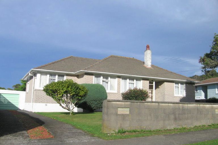 Photo of property in 3 Greer Crescent, Tawa, Wellington, 5028