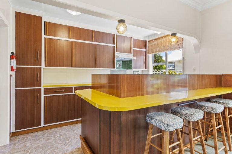 Photo of property in 43 Dorset Avenue, Westown, New Plymouth, 4310