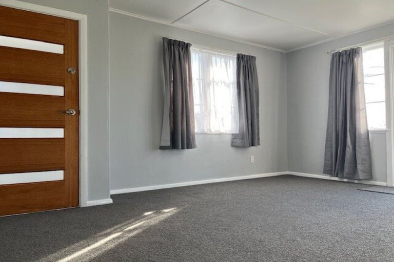 Photo of property in 15 Coley Street, Foxton, 4814