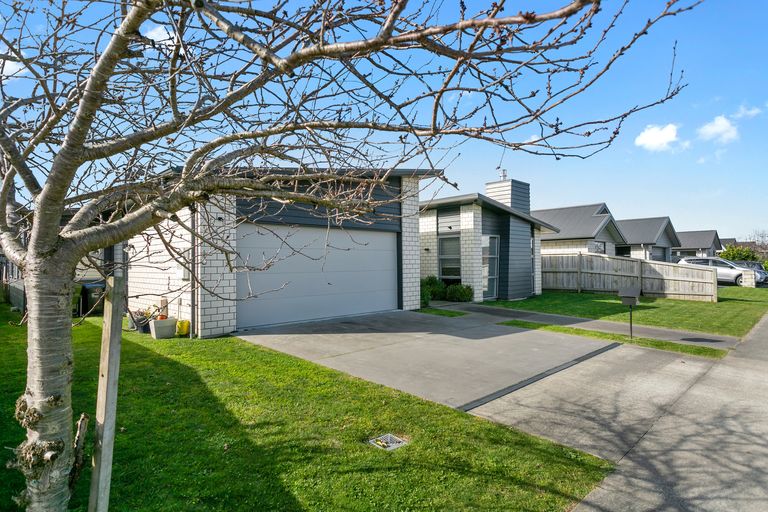 Photo of property in 30 Tulip Drive, Cambridge, 3434