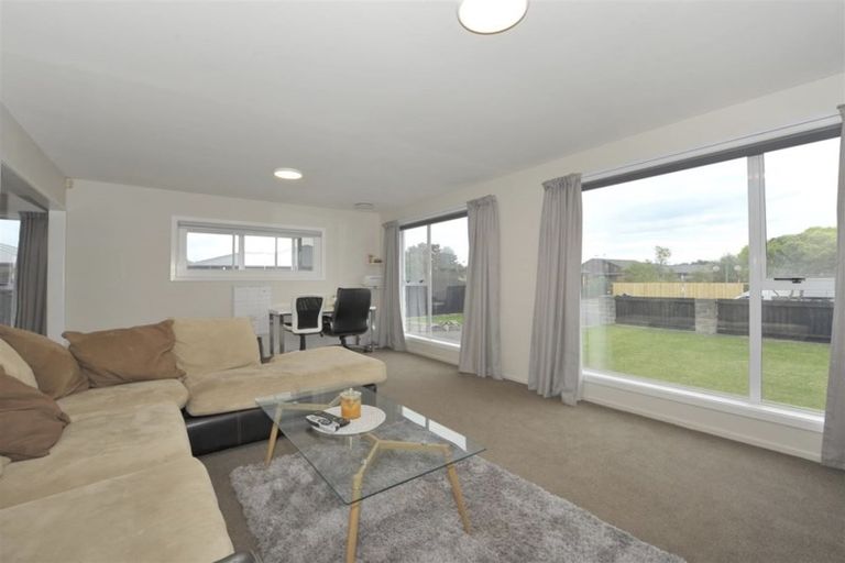 Photo of property in 167 Queenspark Drive, Parklands, Christchurch, 8083