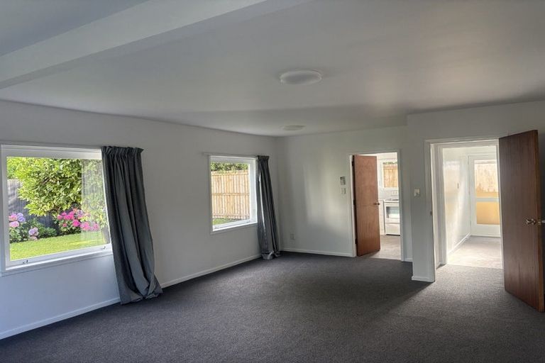 Photo of property in 2/96 Hinau Street, Riccarton, Christchurch, 8041