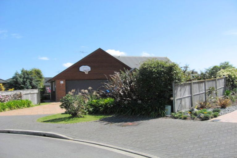 Photo of property in 9 Compass Court, Paraparaumu, 5032