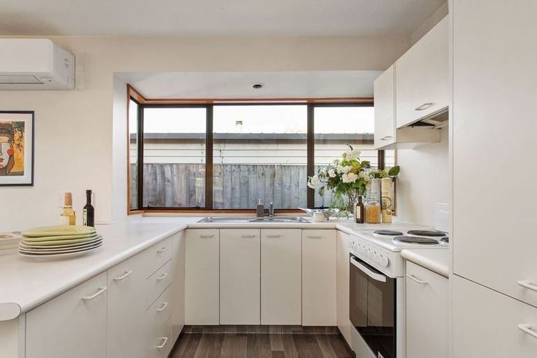 Photo of property in 1/18 Winters Road, Redwood, Christchurch, 8051