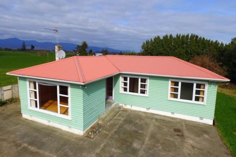 Photo of property in 335 Kawiu Road, Levin, 5510