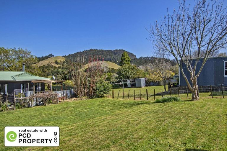 Photo of property in 25 View Road, Hikurangi, 0114