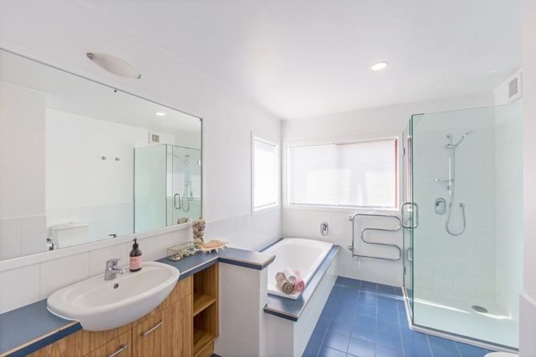 Photo of property in 18 Castaway Place, Gulf Harbour, Whangaparaoa, 0930