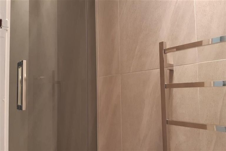 Photo of property in 1 Phillipa Place, Browns Bay, Auckland, 0630