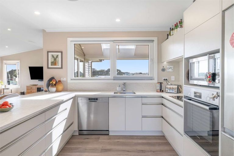 Photo of property in 12 Longbeach Drive, Castlecliff, Whanganui, 4501