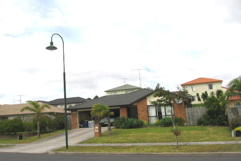 Photo of property in 83 Bluebird Crescent, Unsworth Heights, Auckland, 0632