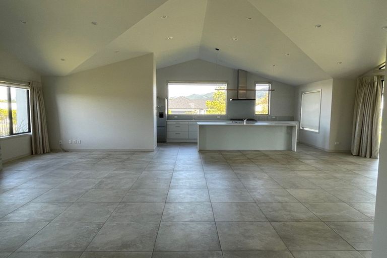 Photo of property in 1 Topping Place, Whitianga, 3510