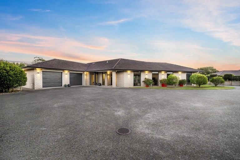 Photo of property in 69a Oraha Road, Kumeu, 0892