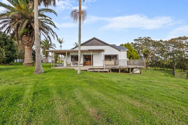 Photo of property in 14 Te Arai Point Road, Te Arai, Wellsford, 0975