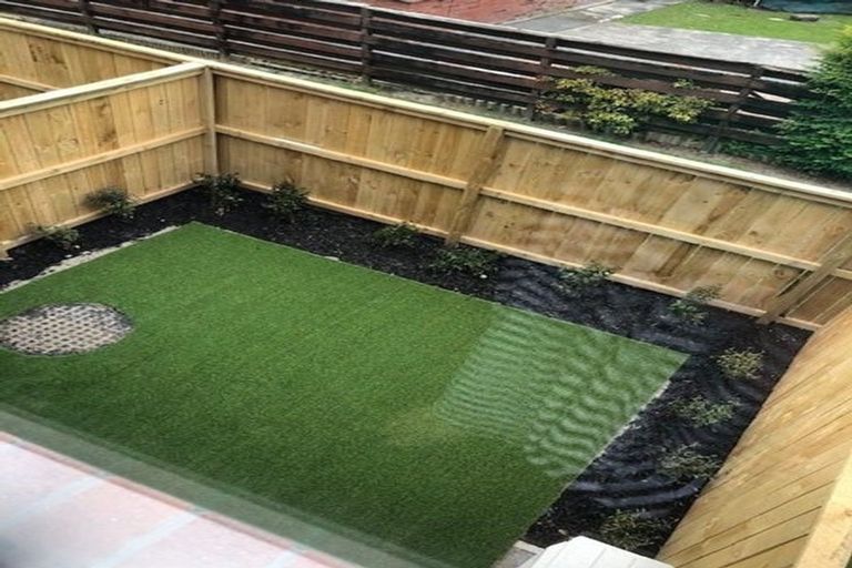 Photo of property in 2/9 Marlene Avenue, Te Atatu South, Auckland, 0610