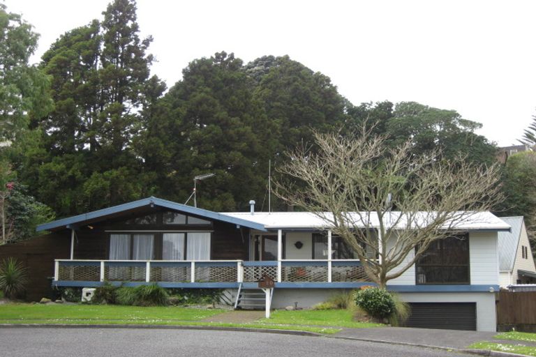 Photo of property in 10 Cedar Place, Westown, New Plymouth, 4310