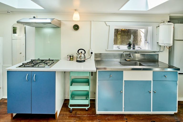 Photo of property in 4/48 Owhiro Bay Parade, Owhiro Bay, Wellington, 6023