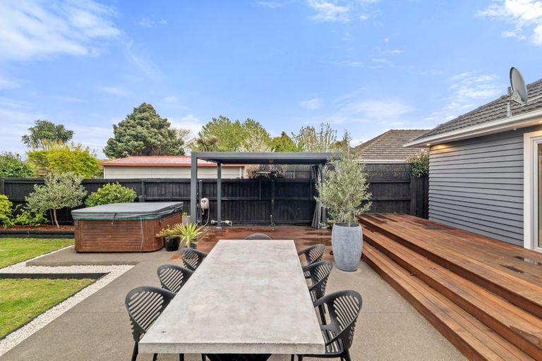 Photo of property in 180 Grahams Road, Burnside, Christchurch, 8053