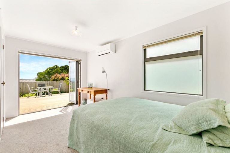 Photo of property in 1/272 Whangaparaoa Road, Red Beach, 0932