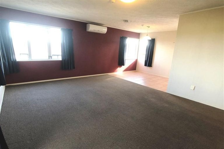 Photo of property in 147 Aviemore Drive, Highland Park, Auckland, 2010