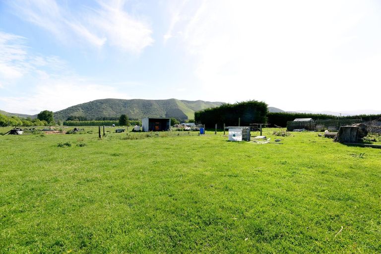 Photo of property in 19 Mount John Road, Waimate, 7977